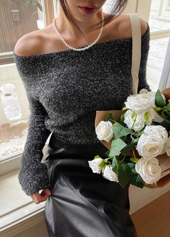 Чорний демісезонний светр SHEIN