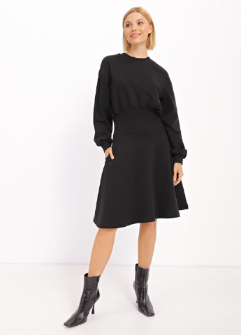 Чорна кежуал сукня кльош Promin однотонна