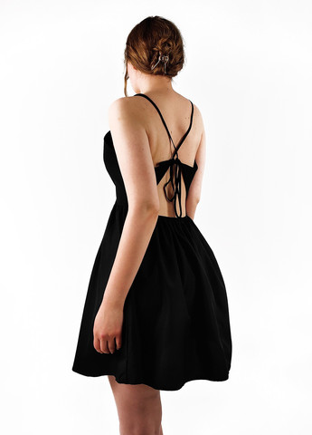 Черное кэжуал платье с открытой спиной Boohoo однотонное