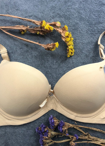 Бежевий бюстгальтер бежевий зефір гладкий 3d тройной пуш ап супер 75bc 80bc 85bc гладкий ліфчик з дуже великим пушап No Brand