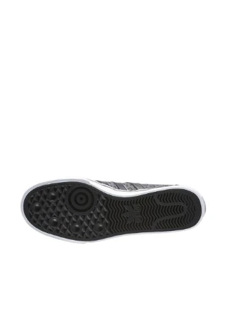 Серые кеды adidas