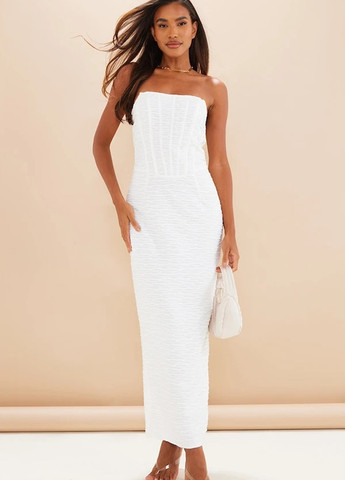 Белое вечернее платье силуэтная PrettyLittleThing однотонное