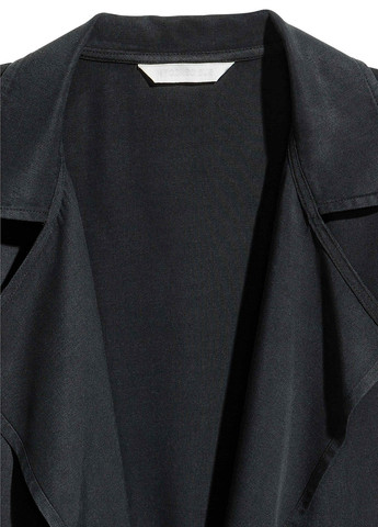 Черная демисезонная куртка H&M