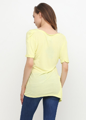 Желтая летняя футболка Gsus