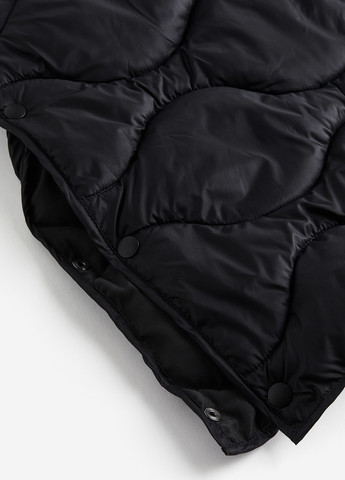 Черная демисезонная куртка H&M