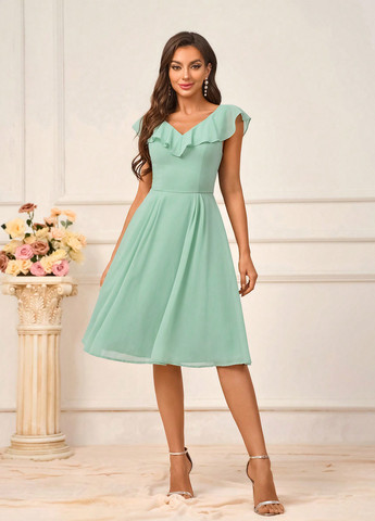 Зеленое кэжуал платье с открытой спиной SHEIN однотонное