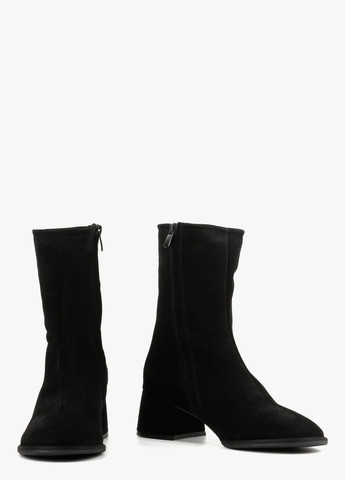 Осенние ботинки Le'BERDES без декора из натуральной замши