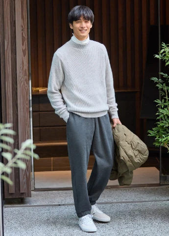Серый демисезонный свитер Uniqlo