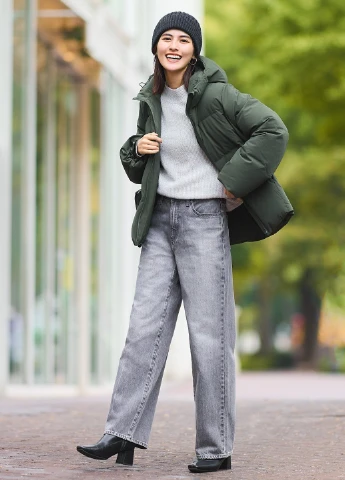Серый демисезонный свитер Uniqlo