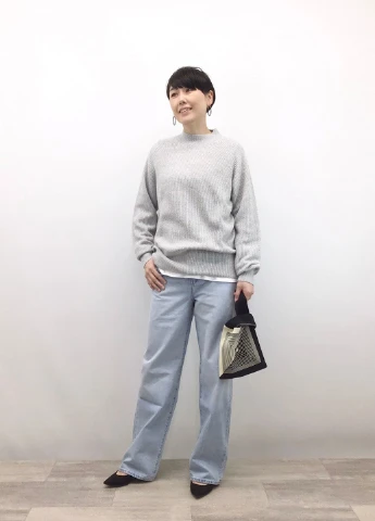 Серый демисезонный свитер Uniqlo