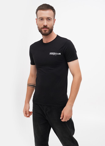 Черная футболка Hanes