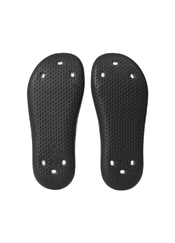 Черные шлепанцы 3028095-001 Under Armour с логотипом