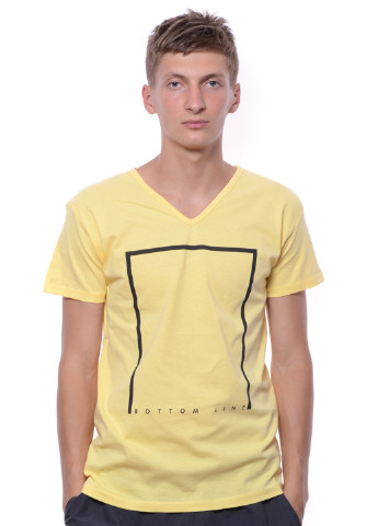 Желтая футболка V&A