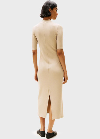 Бежевое кэжуал платье платье-водолазка Tommy Hilfiger однотонное