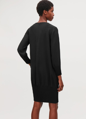 Черное кэжуал платье Cos однотонное