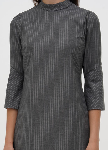 Серое кэжуал платье а-силуэт Sassofono в полоску