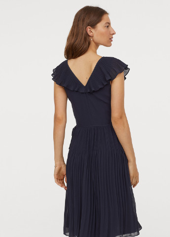 Темно-синее кэжуал платье плиссированное, клеш H&M однотонное