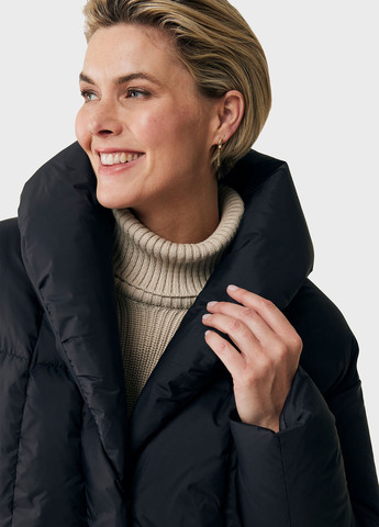 Чорна зимня куртка Mexx