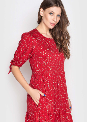 Червона кежуал сукня дзвін BeART з квітковим принтом