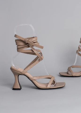Бежевые босоножки shoesband Brand на шнурках