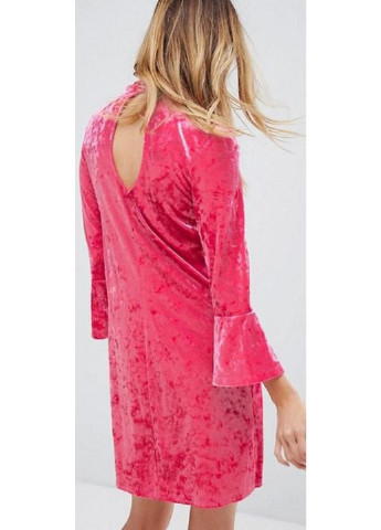 Розовое кэжуал платье с открытой спиной Monki однотонное