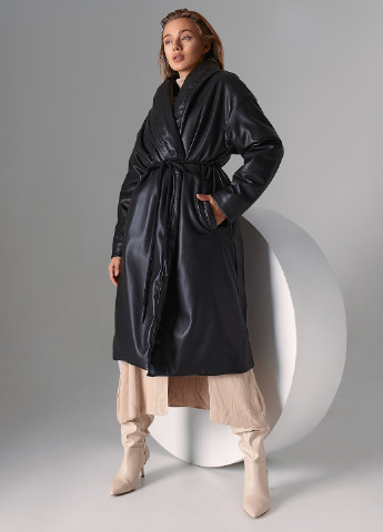 Черная зимняя теплое пальто кожаной фактуры Gepur