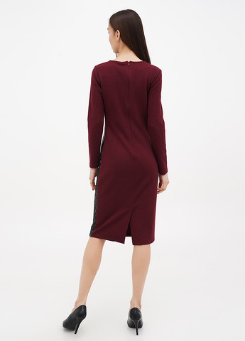 Бордова вечірня сукня силуетна Sassofono однотонна