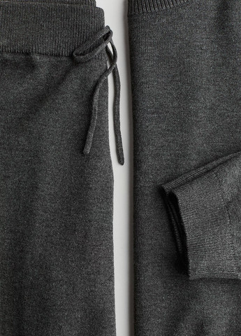 Темно-серый зимний костюм (джемпер, брюки) брючный H&M