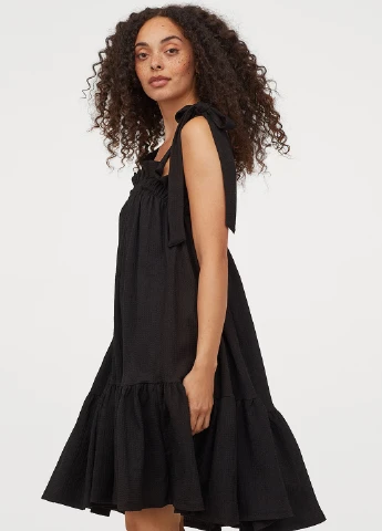 Черное кэжуал платье а-силуэт H&M однотонное