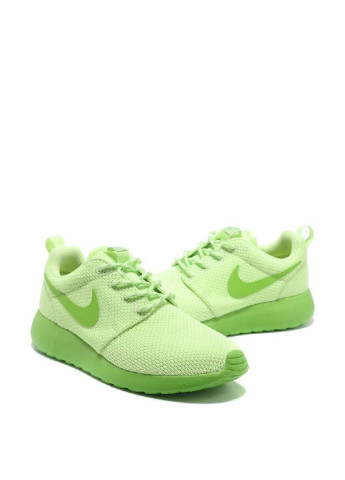 Салатовые всесезонные кроссовки Nike