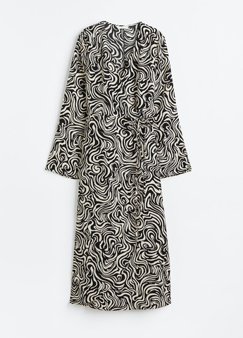 Черное кэжуал платье на запах H&M с абстрактным узором