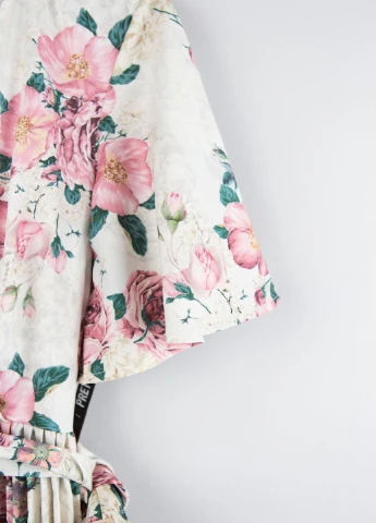 Рожева кежуал сукня PrettyLittleThing з квітковим принтом