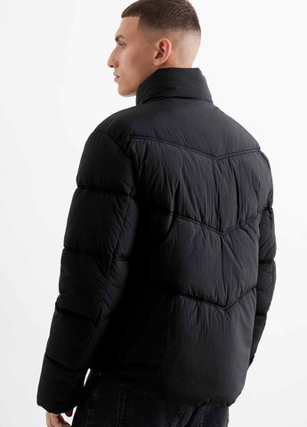 Чорна демісезонна куртка C&A