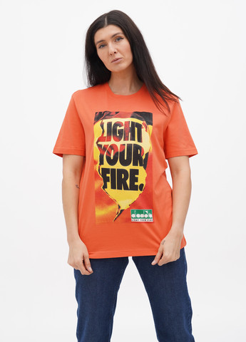 Оранжевая летняя футболка Diadora