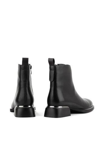 Осенние ботинки челси Le'BERDES без декора