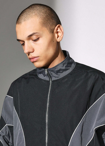 Чорна демісезонна вітровка SHEIN