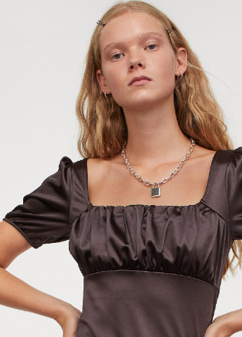 Темно-коричневое коктейльное платье с пышным рукавом H&M однотонное
