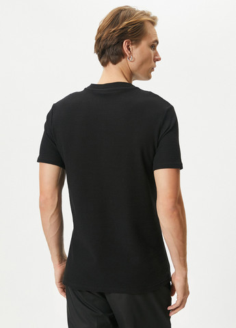 Черная футболка KOTON