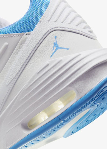 Білі Осінні кросівки dz4353-104 Jordan MAX AURA 5