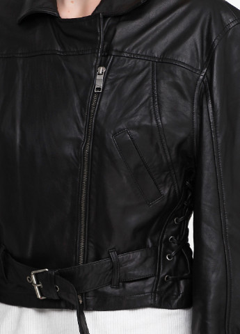 Черная демисезонная куртка кожаная Maze