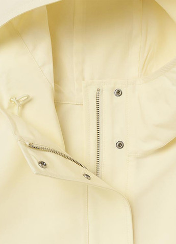 Біла демісезонна куртка Uniqlo