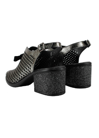 Серебряные босоножки Twenty Two