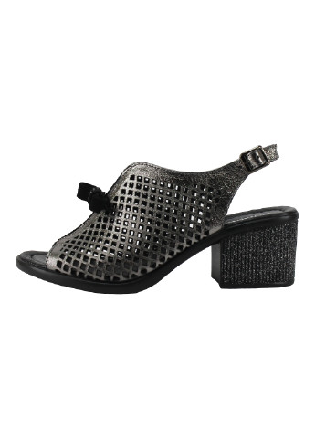 Серебряные босоножки Twenty Two