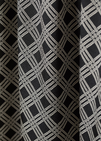 Черная кэжуал в клетку юбка H&M клешированная