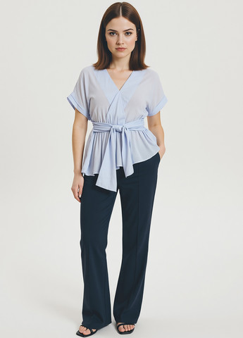 Блакитна блуза на запах Reserved