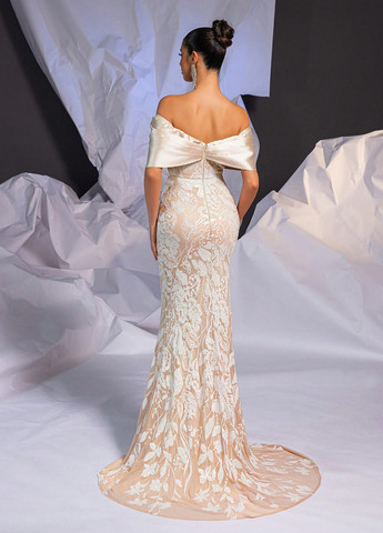 Кремова вечірня сукня годе SHEIN з квітковим принтом