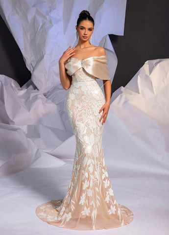 Кремова вечірня сукня годе SHEIN з квітковим принтом