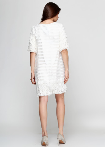 Белое кэжуал платье Axel однотонное