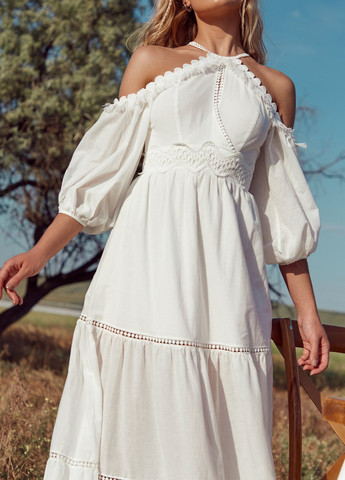 Молочное кэжуал платье с открытыми плечами, клеш Gepur однотонное