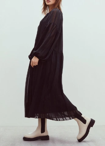 Чорна сукня H&M в смужку